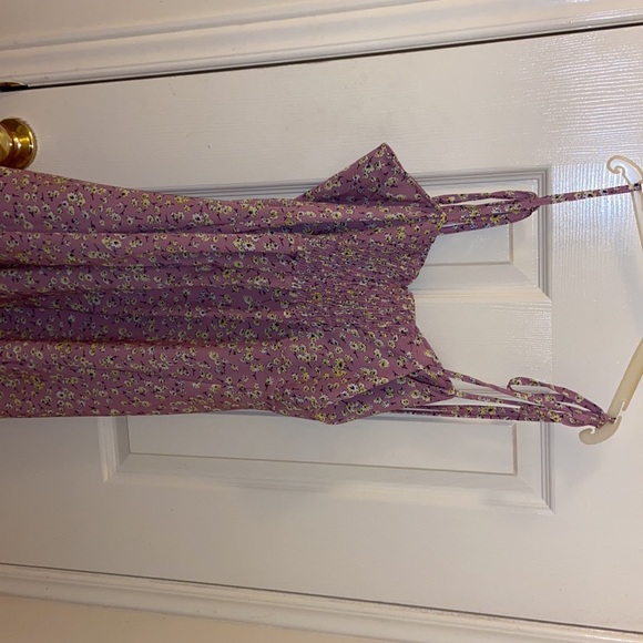 BRAND NEW mini lilac flower style dress with sect tie straps. - Picture 3 of 3